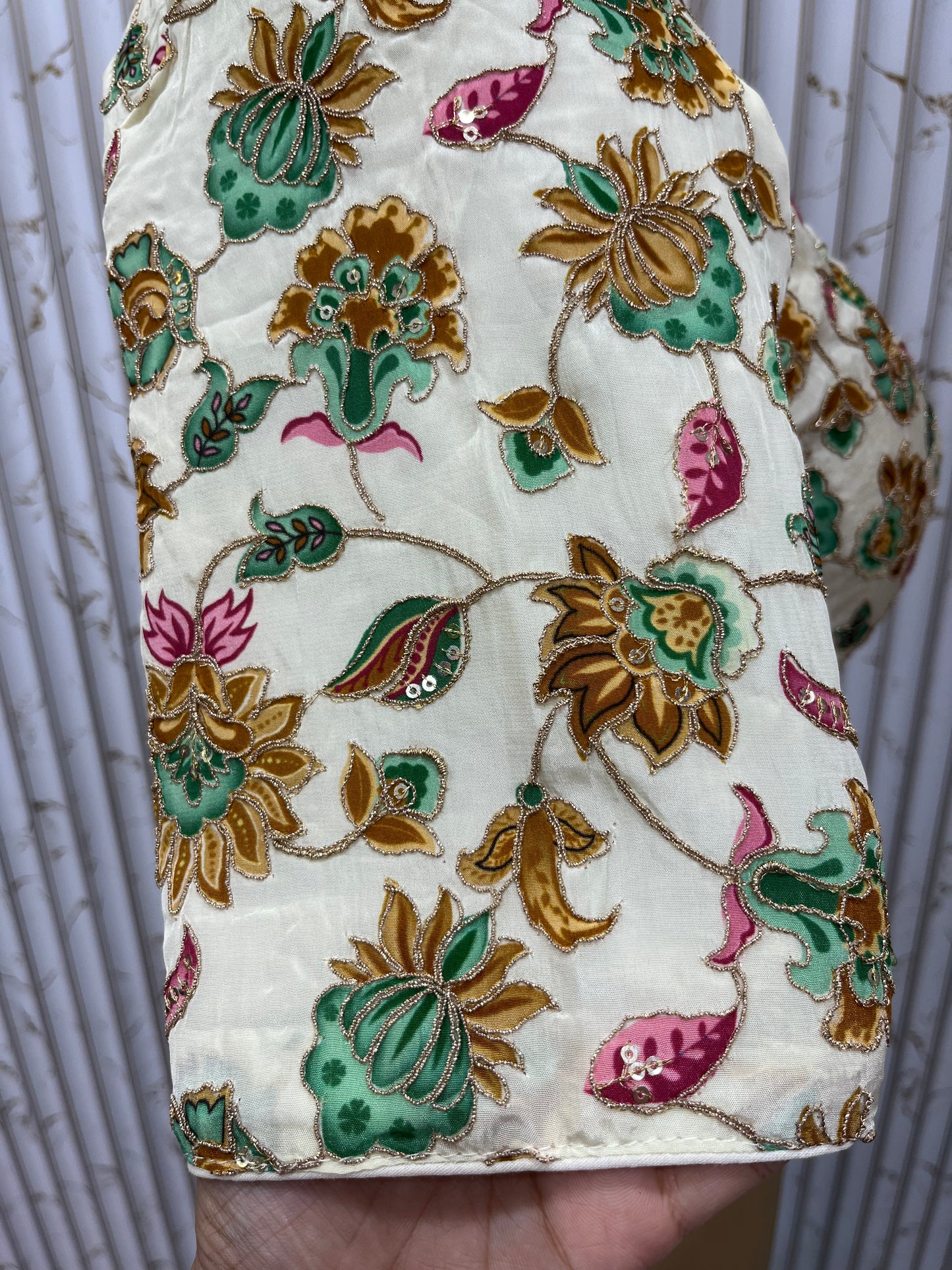 Position print blouse