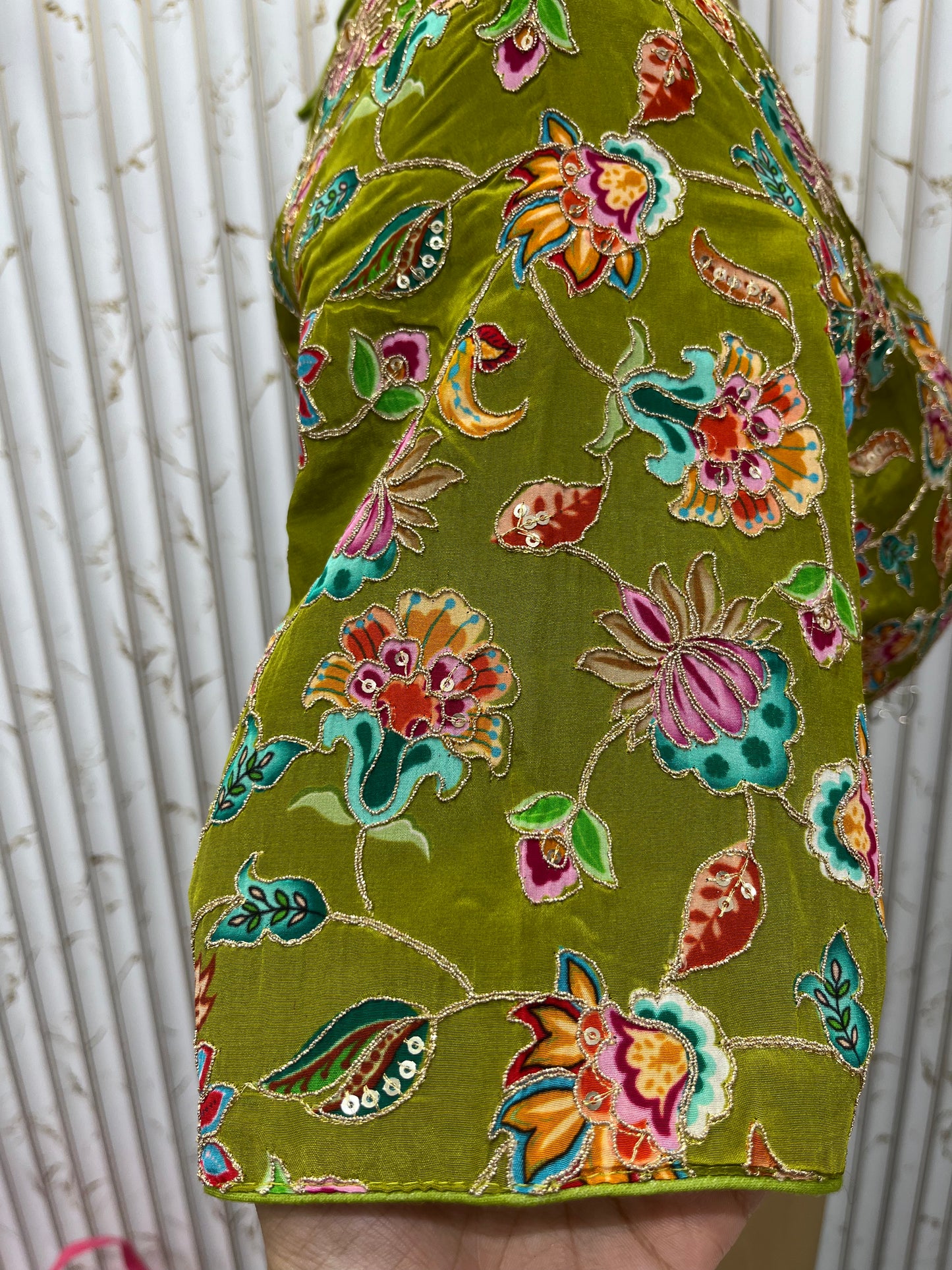 Position print blouse
