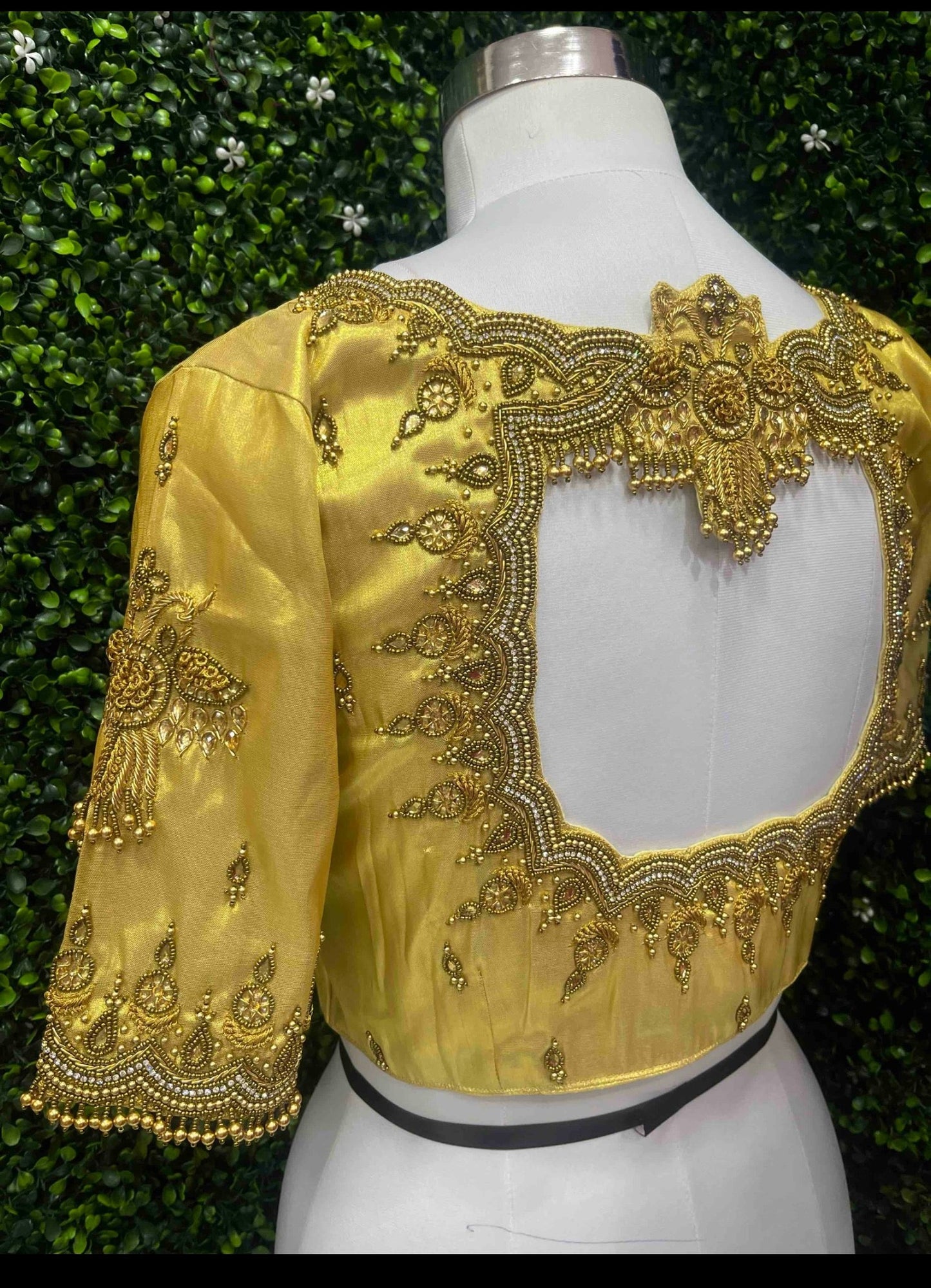 HANDWORK READY MADE BLOUSE AARI WORK (GOLD)