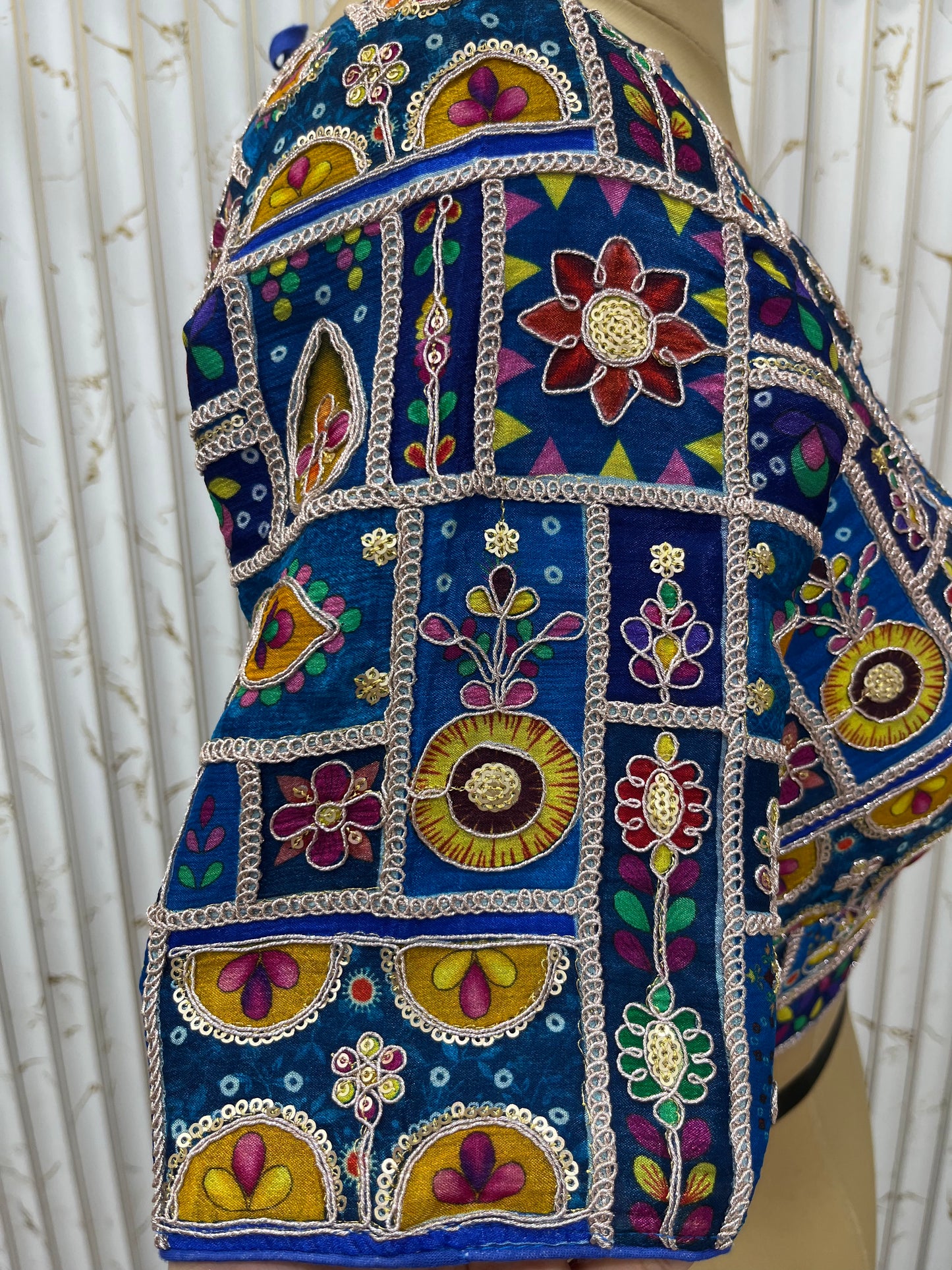 Position print blouse