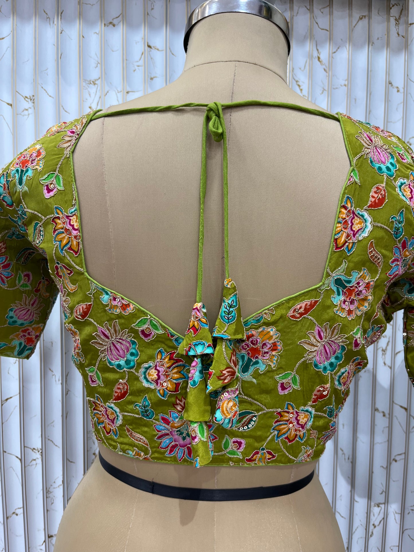 Position print blouse