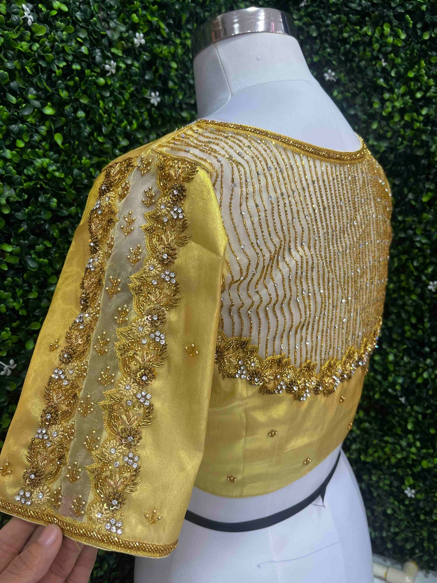 HANDWORK READY MADE  BLOUSE AARI WORK (GOLD)